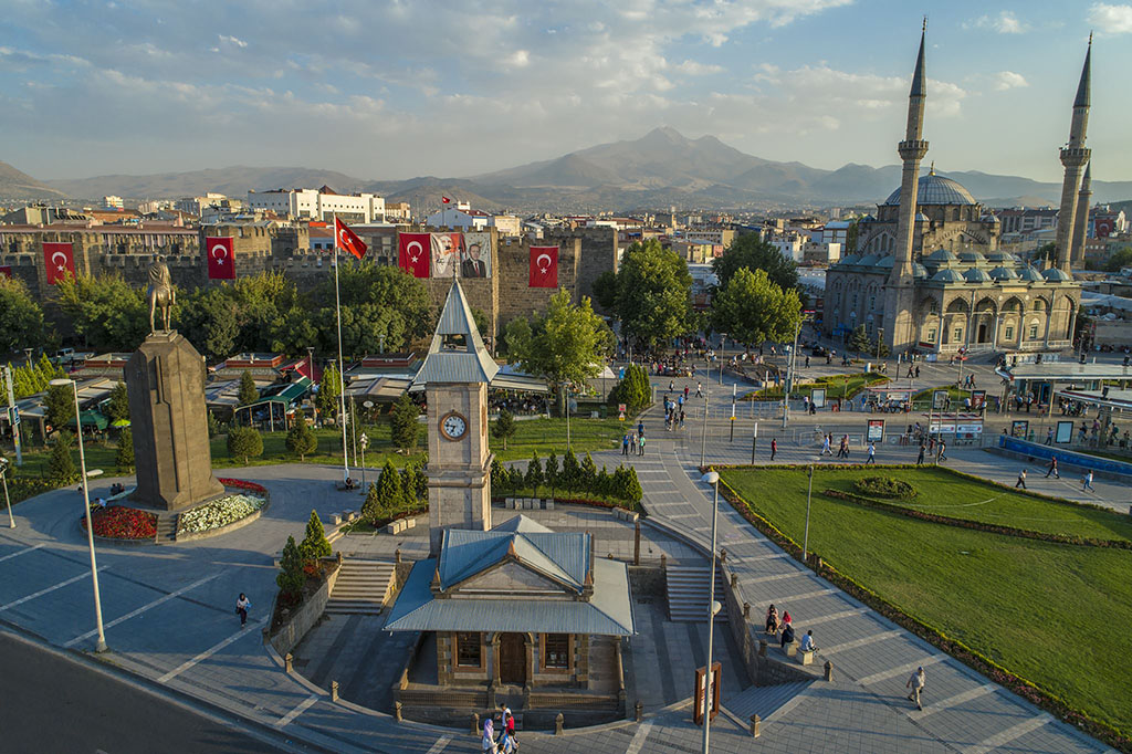 Kayseri Cumhuriyet Meydanı Kayseri Cumhuriyet Meydanı